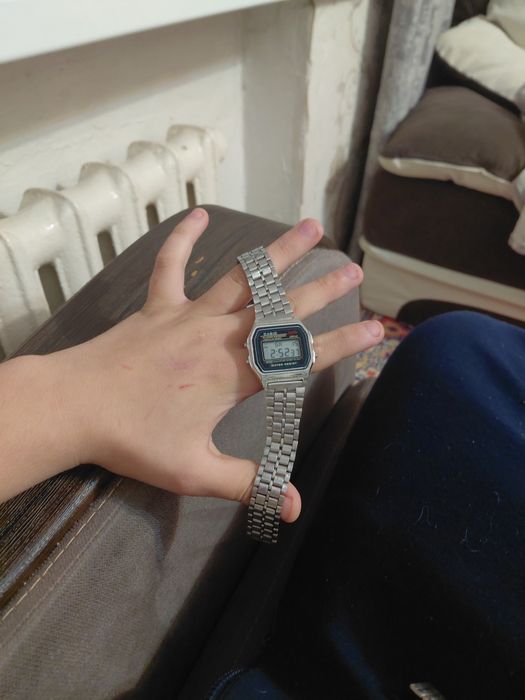 Часы хорошые есть 1 минус