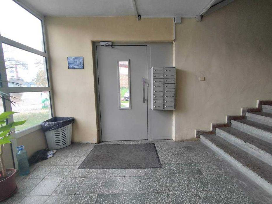 Дава се под наем Тристаен апартамент в София, Света Троица - 120 кв.м за 800 € - Снимка #16