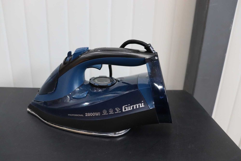 Ютия ST62, 2800W, гладеща плоча от неръждаема стомана, Girmi