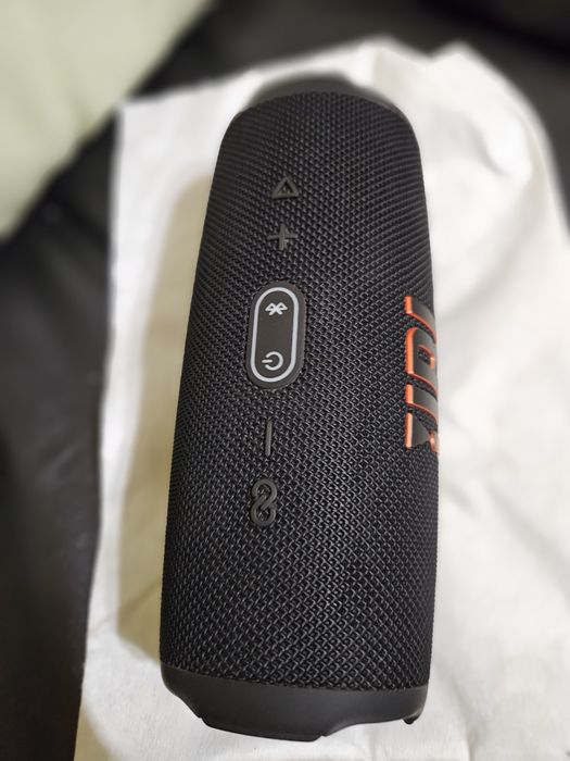 Vând Boxă JBL CHARGE 5 în stare bună