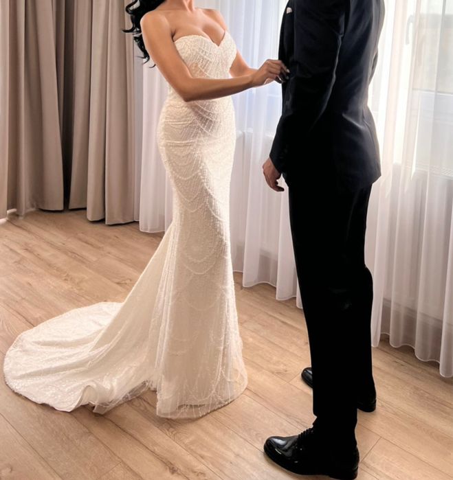 Vand rochie mireasa model 2024