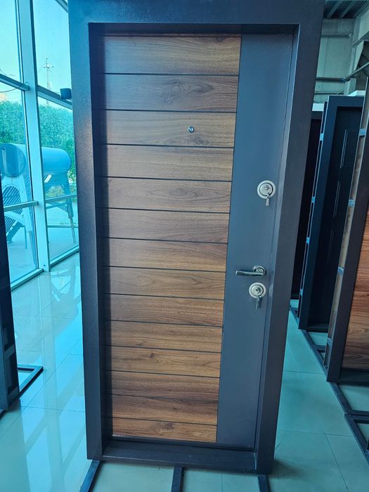 Usi de intrare usi apartamente si case usi metalice