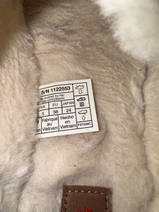 UGG uri tasman originale