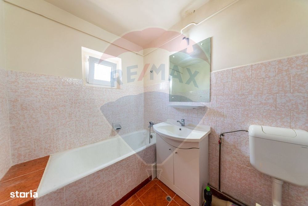 Apartament 2 camere Alfa de inchiriat, decomandat, mobilat si utilat.