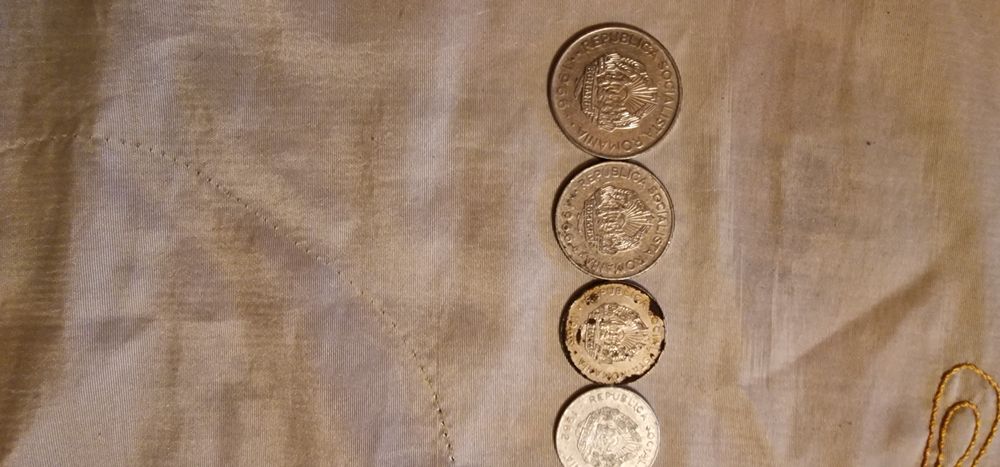Vand diferite monede vechii.