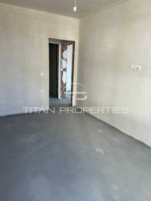 Продава се Тристаен апартамент в Пловдив, Остромила - 115 кв.м за 745 €/кв.м - Снимка #5