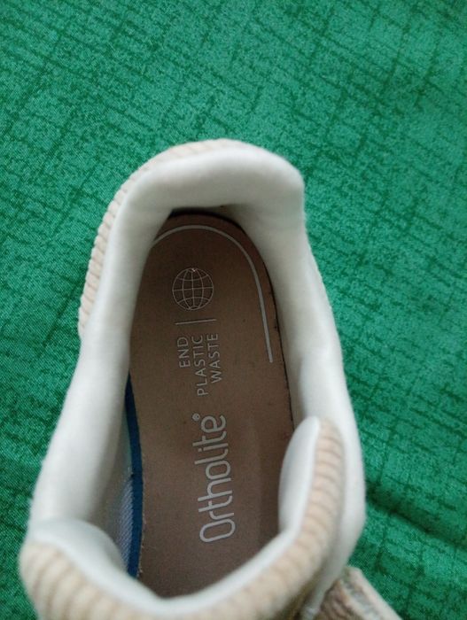 Adidași fete mărimea 32