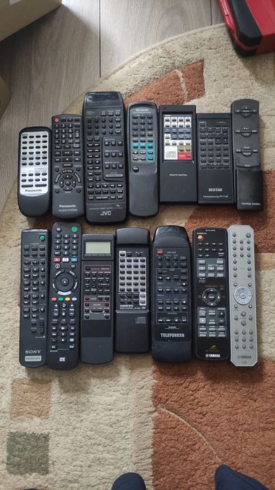 Lot telecomenzi audio