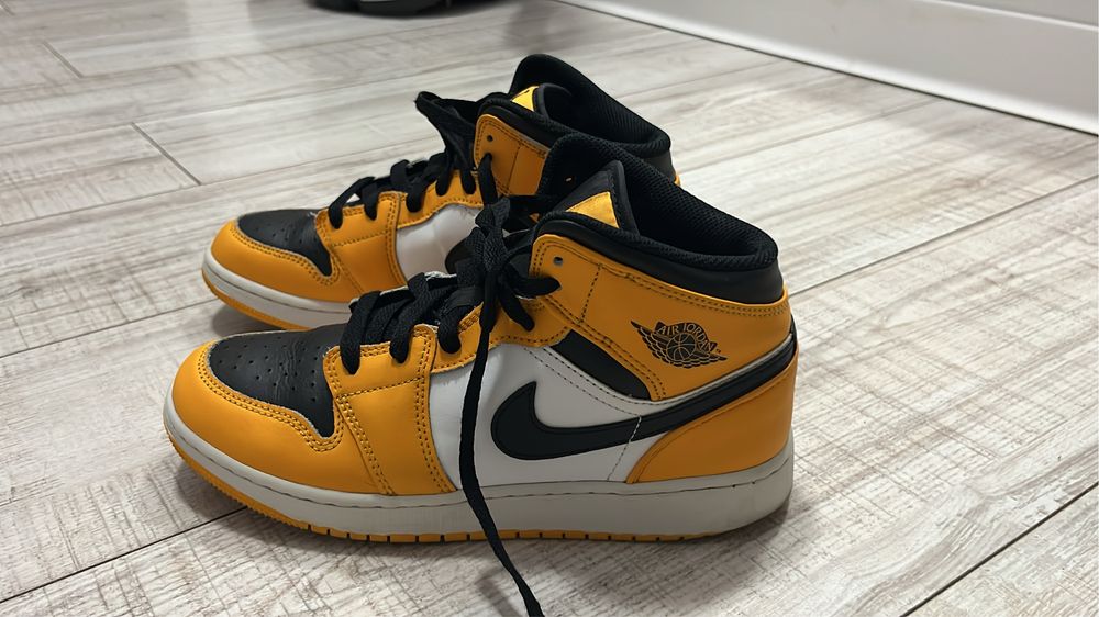 Air Jordan 1 Retro High Taxi - PURTAȚI O SINGURĂ DATĂ