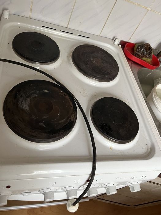 Продам электрическую плиту