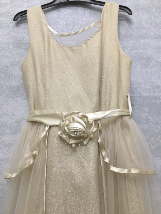 Продам Нарядные платья