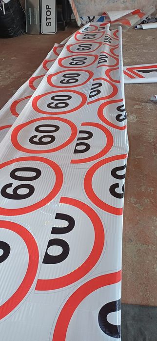 Дорожные знаки  60*60 _ 220.000    70*70_280.000