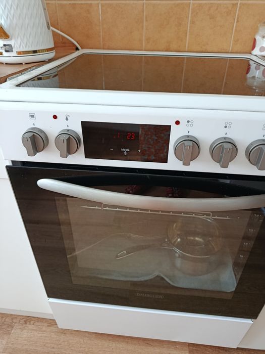 Продам электрическую плиту