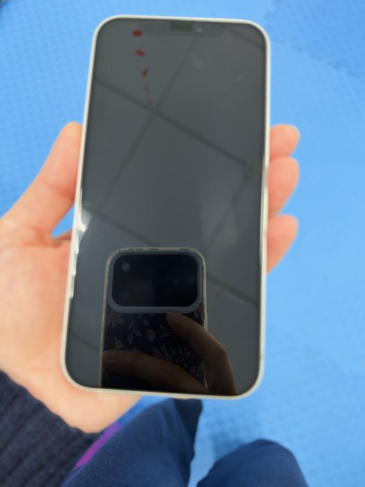 Продам айфон 12 белый 128
