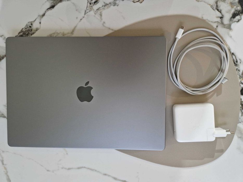 MacBook Pro 16" 2021 M1 Pro / 32GB RAM / 512GB SSD / Space Gray