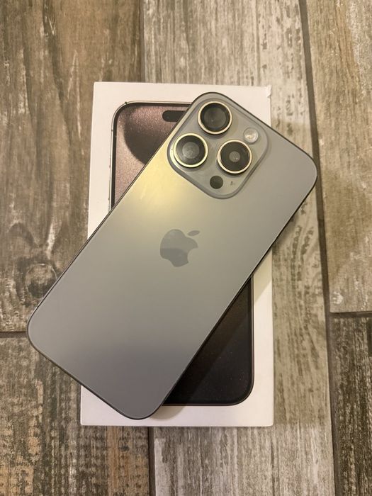 IPhone 15 pro телефон