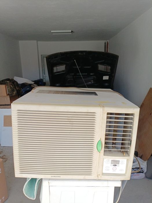 Прозоречен климатик SAMSUNG 12000BTU с  дистанционно управление