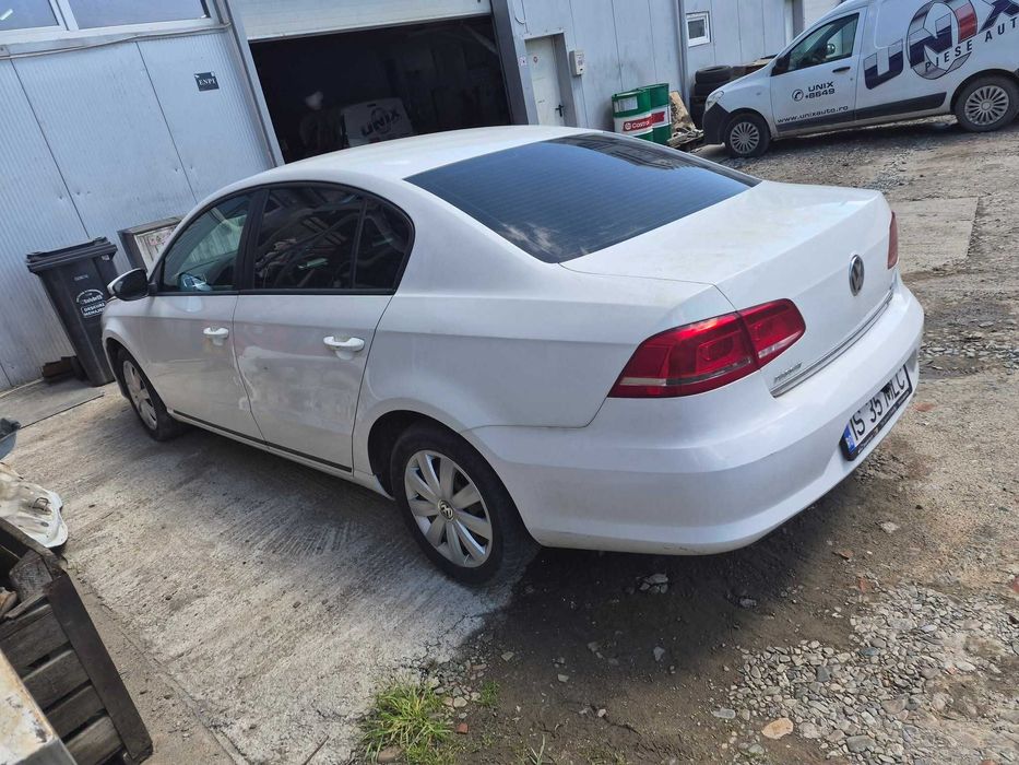 VOLKSWAGEN Passat 2011 — imagine 4