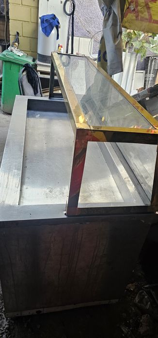 Продам раздача холодильник. И горячий.