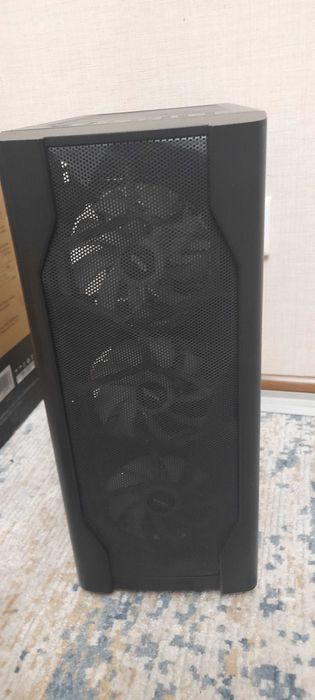 Продаю игровой корпус (1stplayer dk d4)