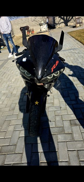 Vand sau schimb Yamaha r6 2004