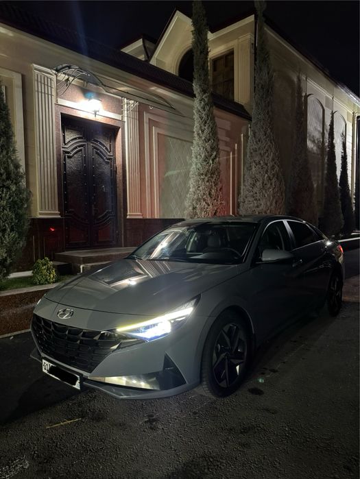 Hyundai Elantra Full