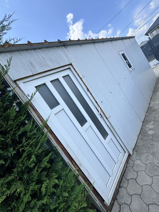 Vand container din panourii sandwich pe schelet metalic