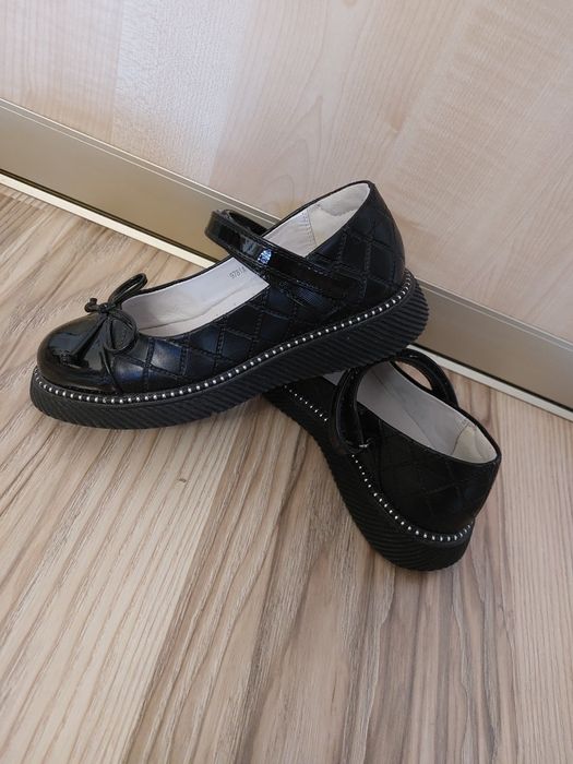 Продам туфли детские