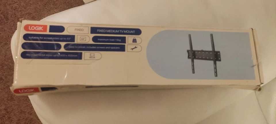 ТВ стойка LOGIK LFM16 Fixed TV Wall Mount Bracket - Up to 43"