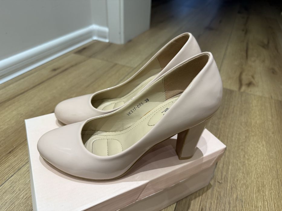 Дамски обувки на ток