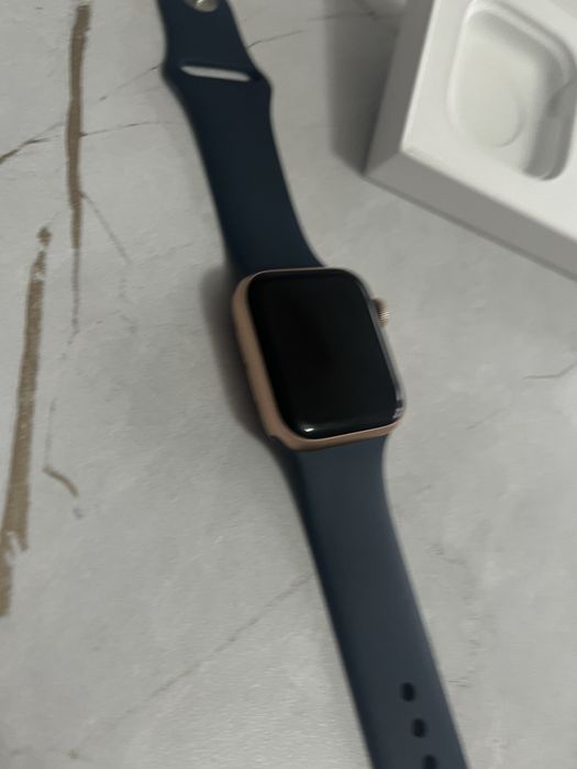 Apple watch series 6 40mm Gold