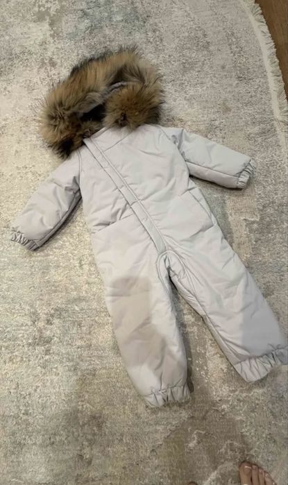 Продам детский комбинезон зимний.