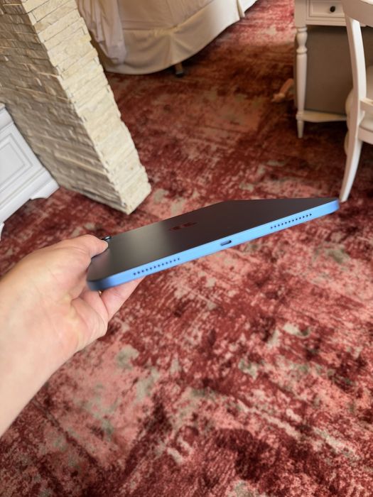 Apple iPad 11, 128GB, Wi-Fi, Blue