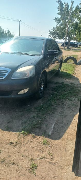 Джили ск7  газ-бензин