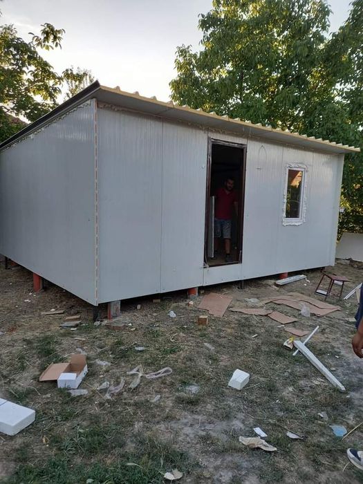 Vând conteinere de locuit