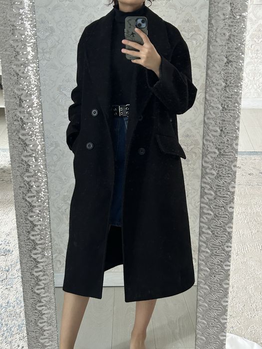 Тренч и черное пальто