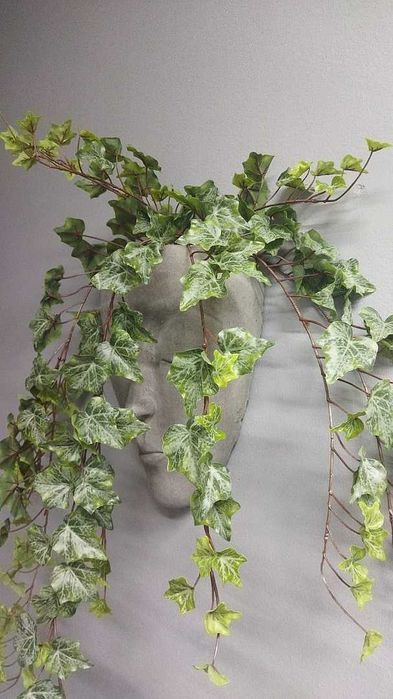 Кашпо из камня "Лицо"