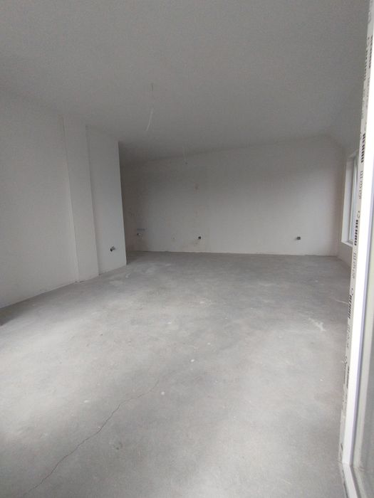 Продава се Тристаен апартамент в с. Аспарухово, Област Плевен - 105 кв.м за 1905 €/кв.м - Снимка #8