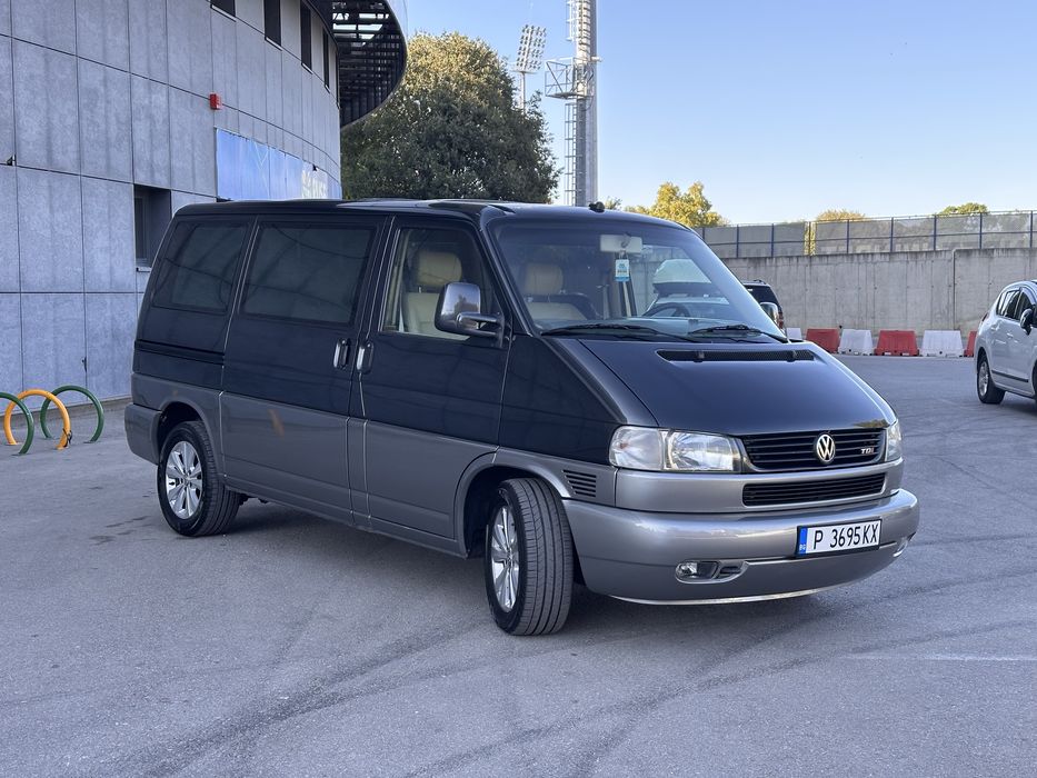 Volkswagen Caravelle 2000 г.