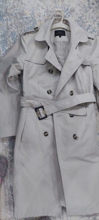 Продаётся  симпатичный плащ