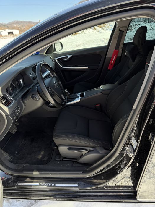 Volvo V60 2014 | 1.6 Diesel | Automat | Distribuție schimbată