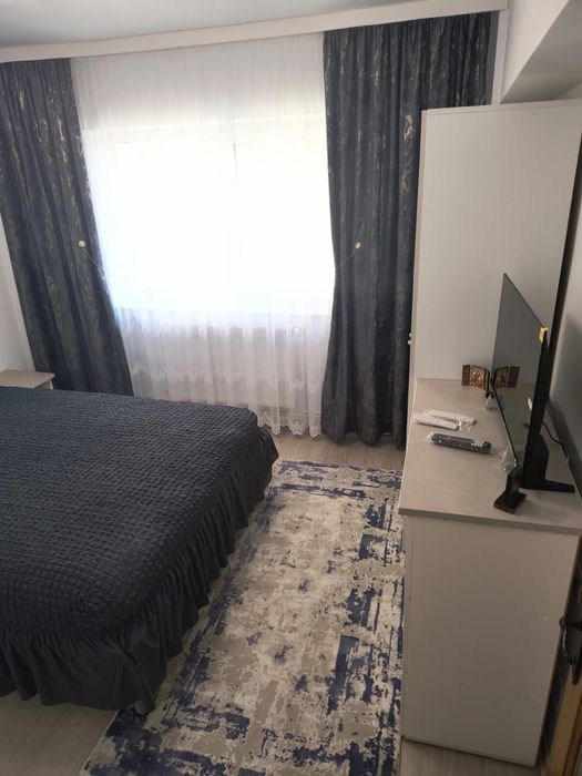 Inchiriez apartament  cu 2 dormitoare decomandate