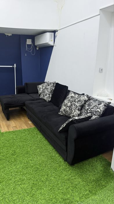 Продам диван черный длинна 2 метра