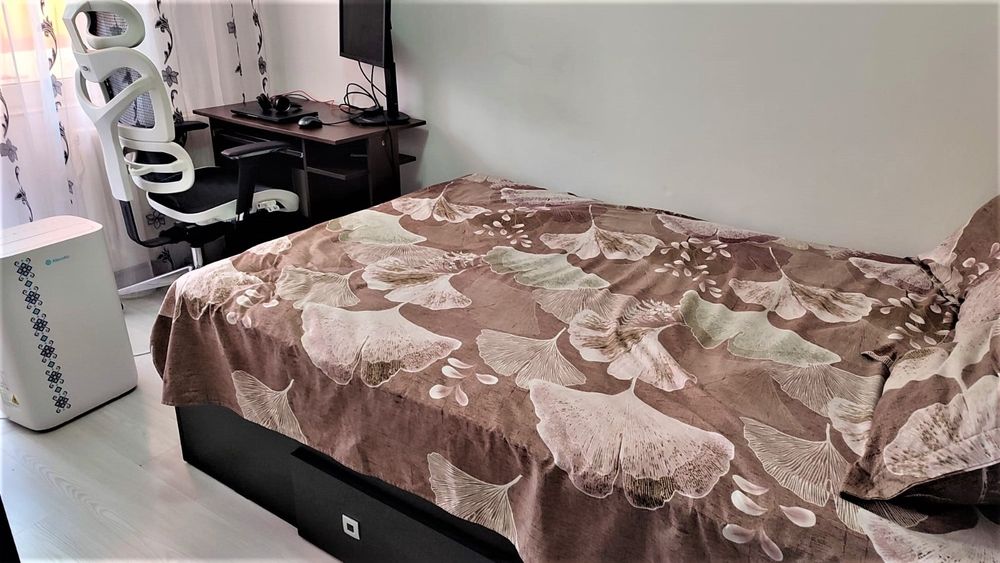 Vând pa.2 camere semidecomandat