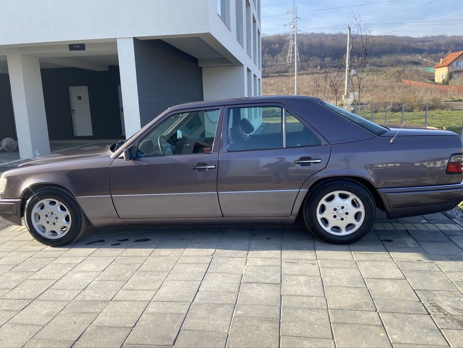 Mercedes-Benz W124