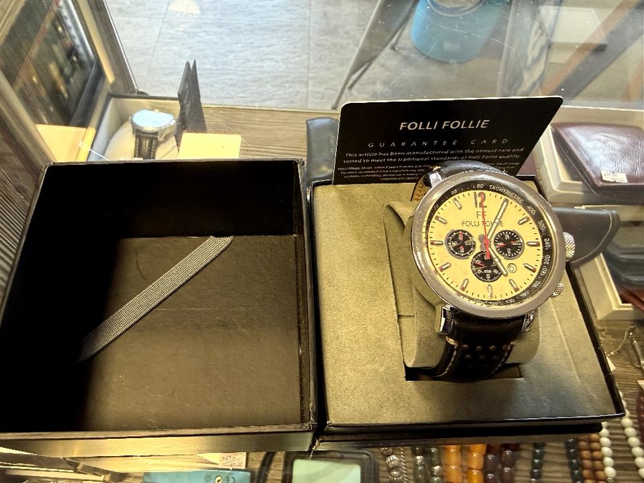 Продавам оригинален часовник Folli Follie Chronograph