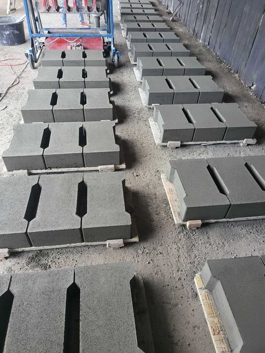 Presa-Vibropresa Capace rigole carosabile, boltari, variante cu rulota sau atv