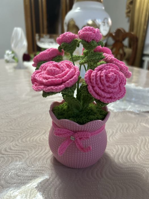 Букет вязаных роз