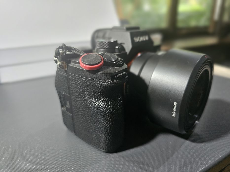 Продаётся Sony a7 IV + обьектив sony 50mm f1,8.