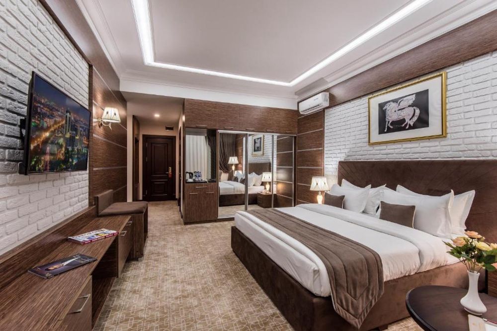 Lux Hotel “Piramit” Airport Yaqinida Joylashgan Только Паспорт все